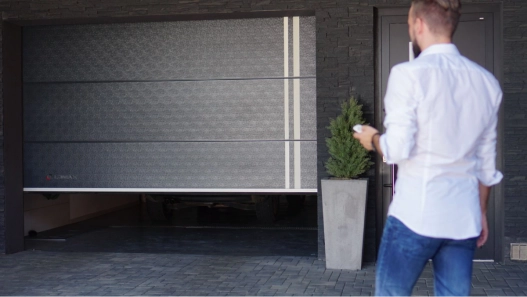 LOMAX Referenzen – Sektionaltore