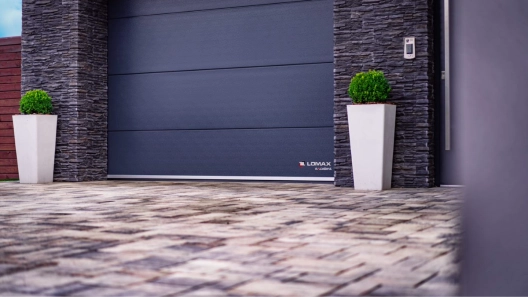 LOMAX Referenzen – Sektionaltore