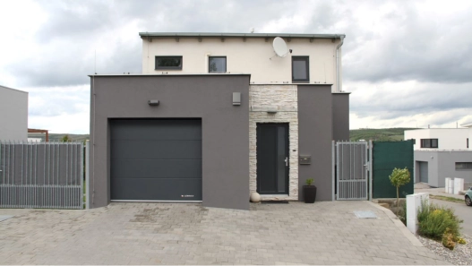 LOMAX Referenzen – Sektionaltore